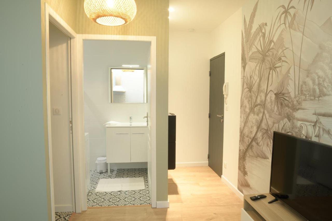 T2 Avec Verriere Situe En Hyper Centre Avec Wifi, Linge, Draps, Savons Et Serviettes Fournis Cognac Bagian luar foto