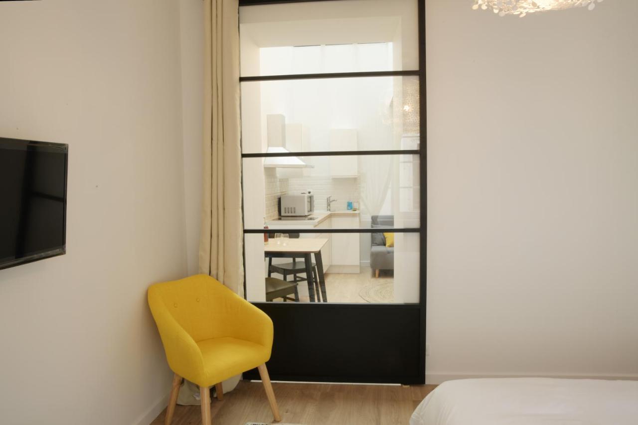 T2 Avec Verriere Situe En Hyper Centre Avec Wifi, Linge, Draps, Savons Et Serviettes Fournis Cognac Bagian luar foto