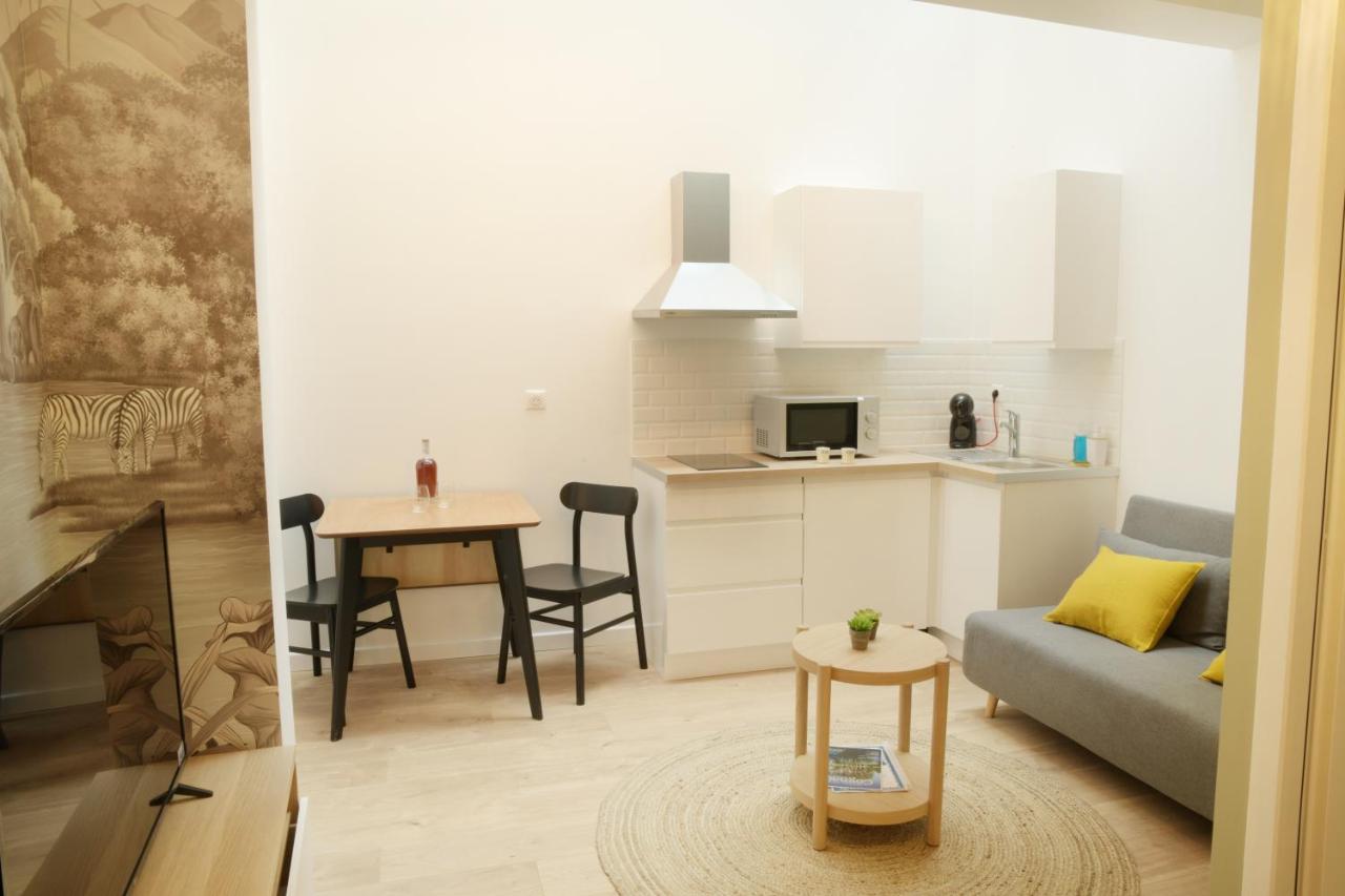 T2 Avec Verriere Situe En Hyper Centre Avec Wifi, Linge, Draps, Savons Et Serviettes Fournis Cognac Bagian luar foto